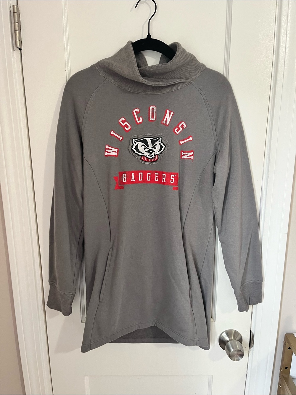 Wisconsin Badgers Gray Pullover Tunic Sweatshirt